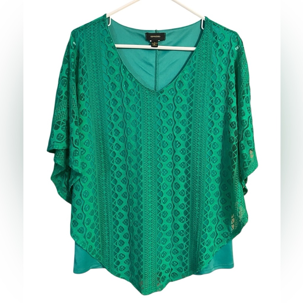 Hostess Pick 🥳💥 Women's Expresso Bright Green Blouse with Lace Accent